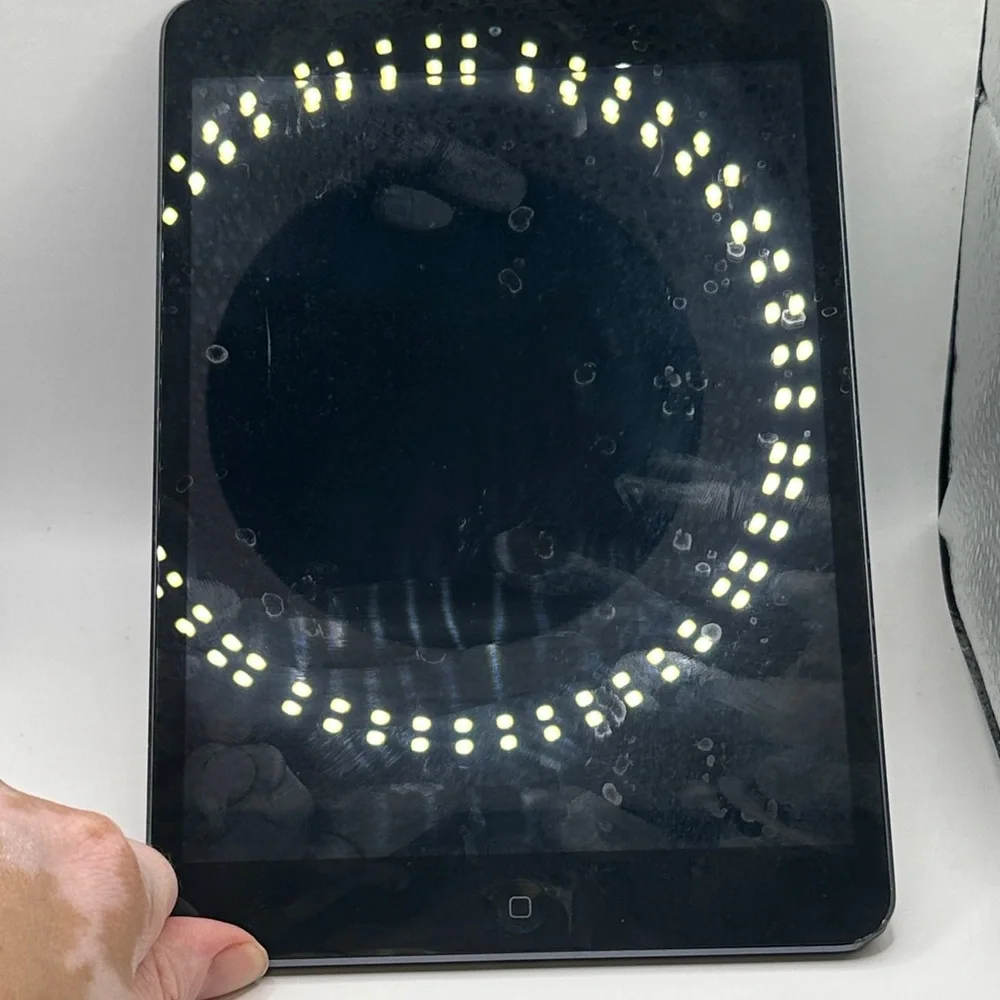 Apple mini 3 Black Tablet